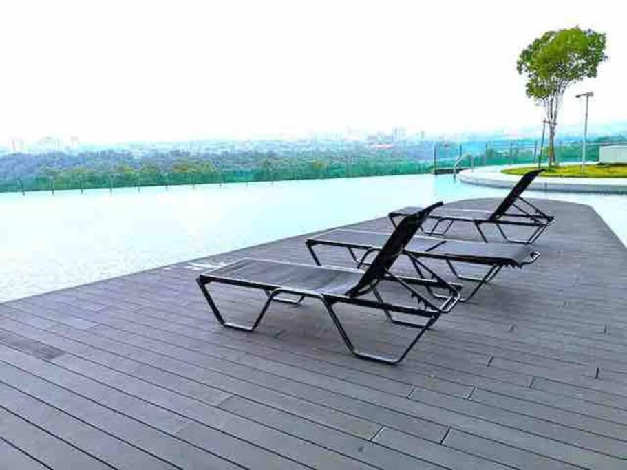 Homenest Jb City Poolview Suite By Cozy Home 조호르 바루 외부 사진