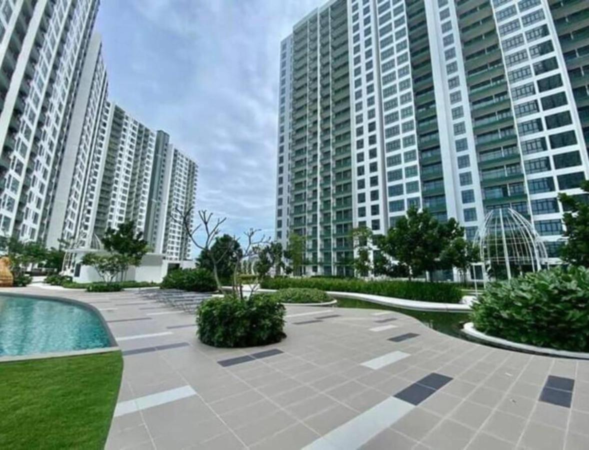 Homenest Jb City Poolview Suite By Cozy Home 조호르 바루 외부 사진