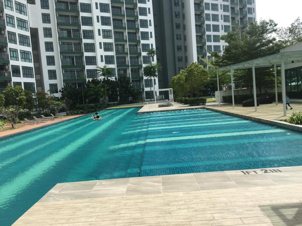 Homenest Jb City Poolview Suite By Cozy Home 조호르 바루 외부 사진