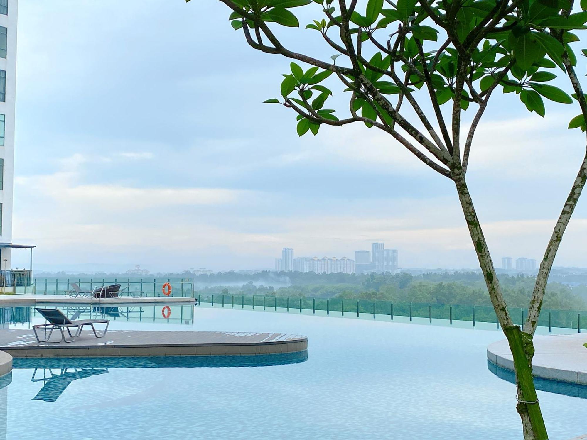 Homenest Jb City Poolview Suite By Cozy Home 조호르 바루 외부 사진