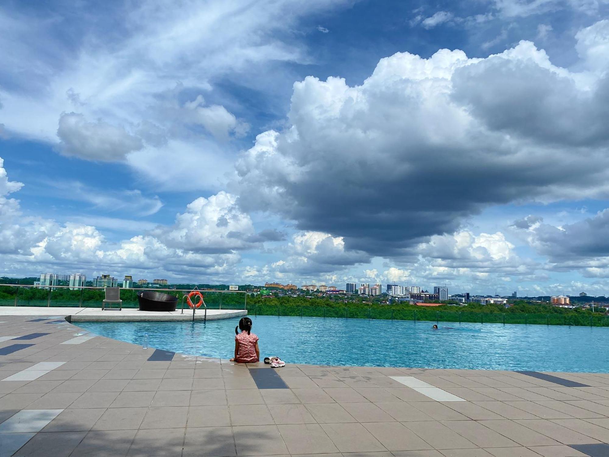 Homenest Jb City Poolview Suite By Cozy Home 조호르 바루 외부 사진